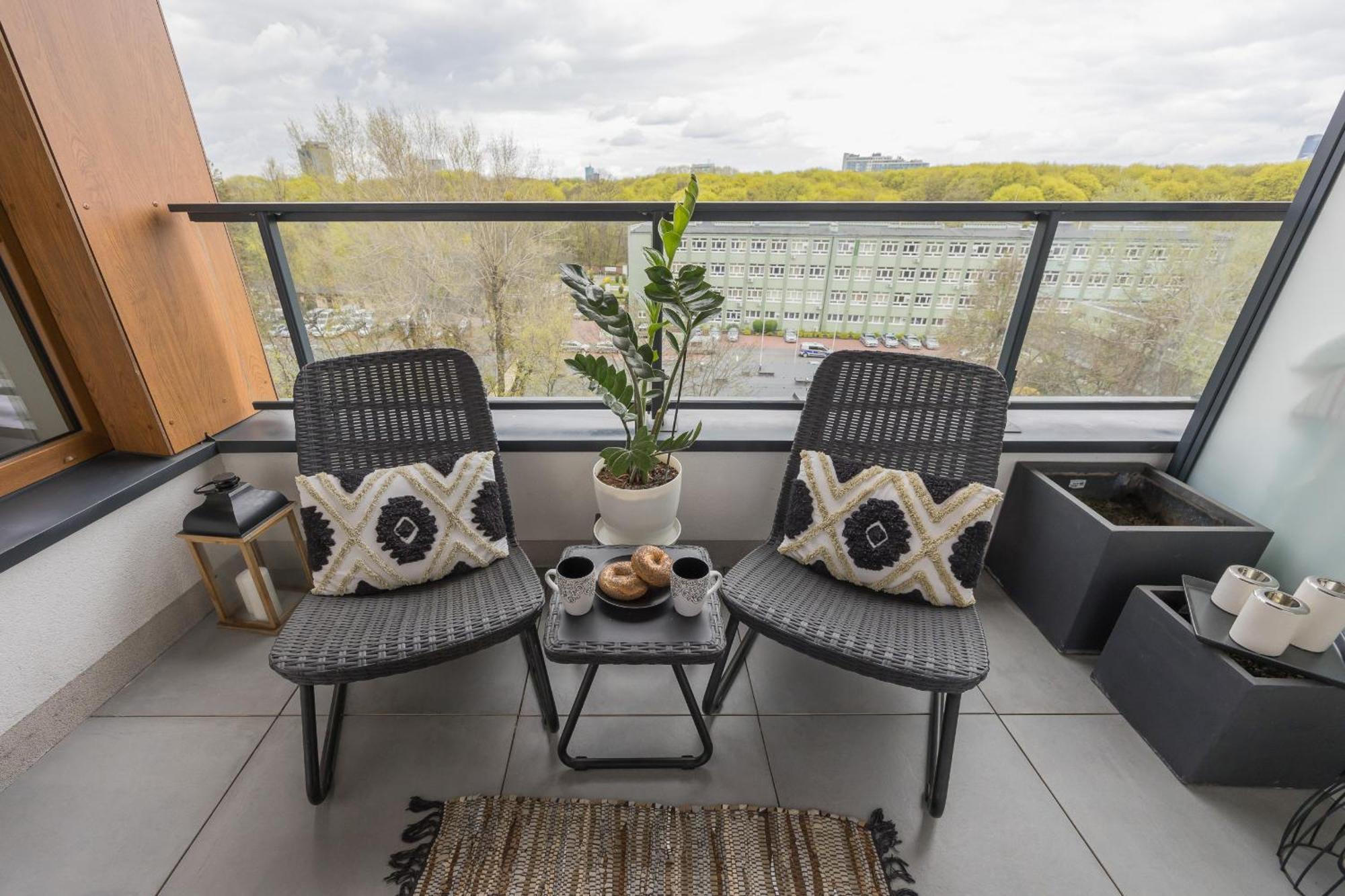 Apartment With Balcony & Parking In Warsaw By Noclegi Renters Екстериор снимка